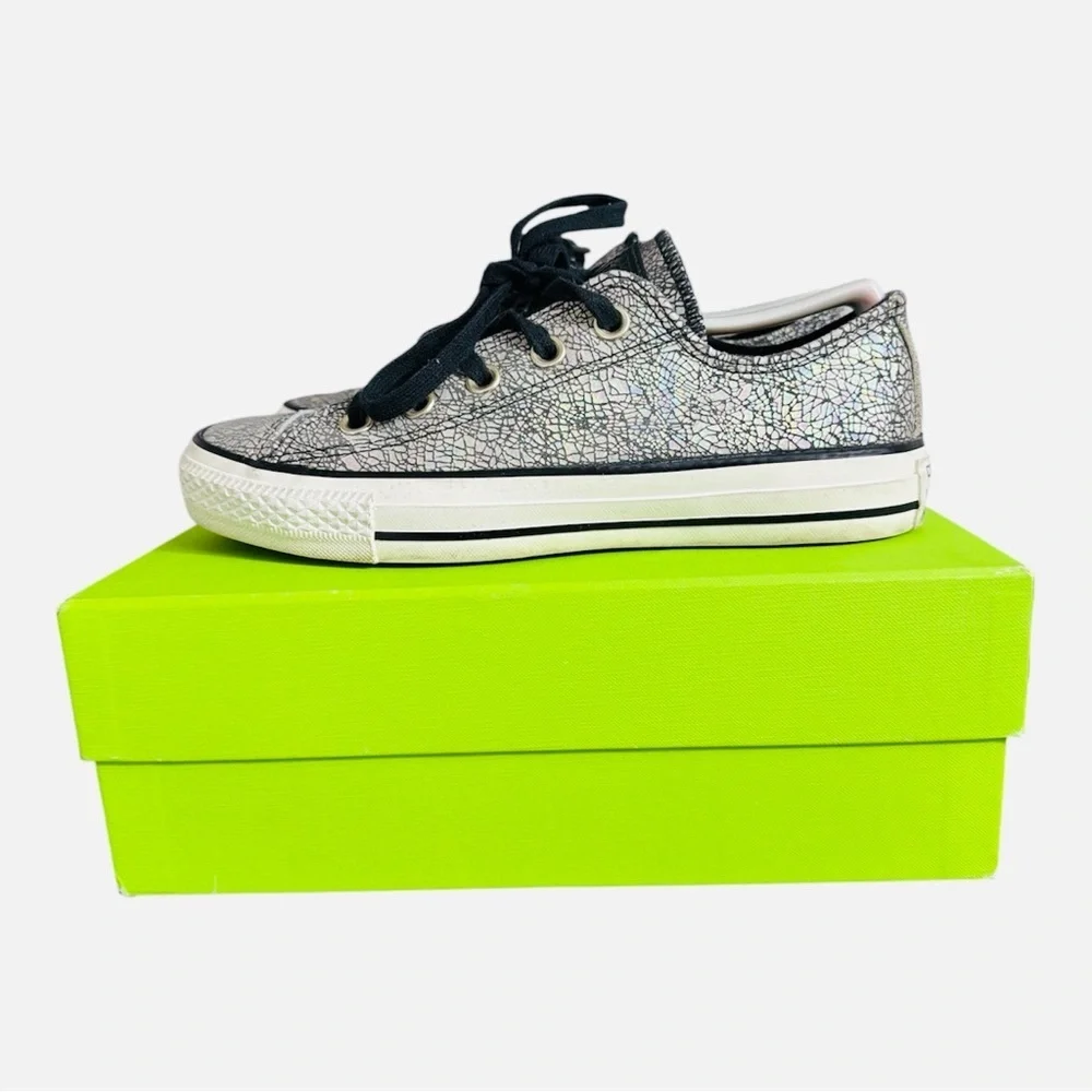 Converse All Star Women Size 6 Shoes Gray Low Top Leather 551591C